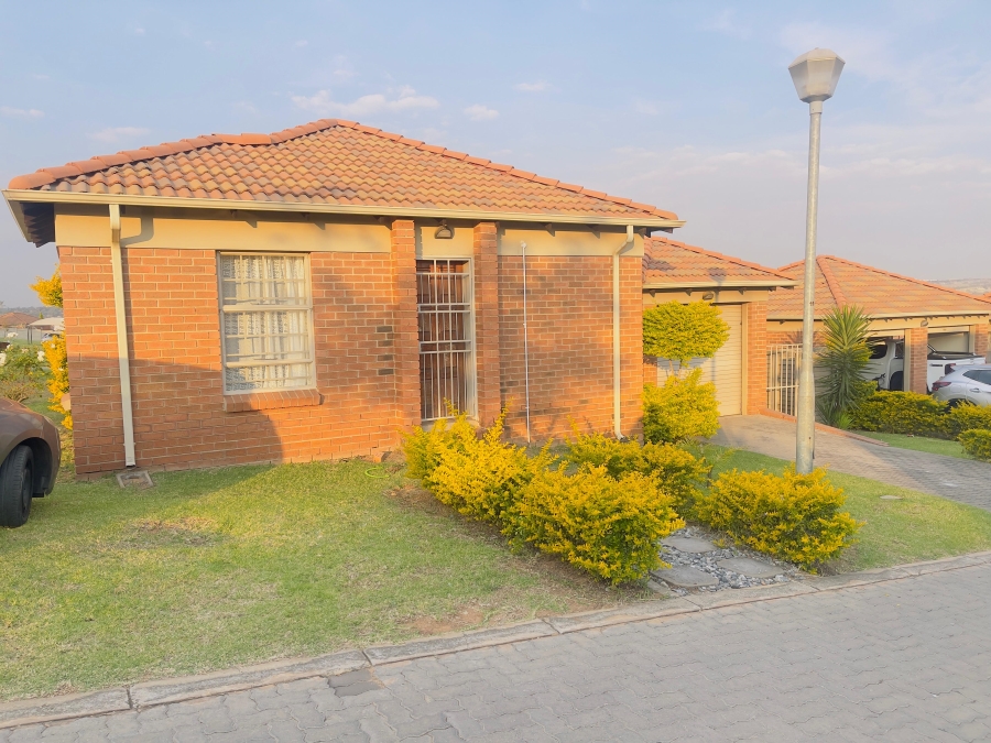 3 Bedroom Property for Sale in Olievenhoutbosch Gauteng