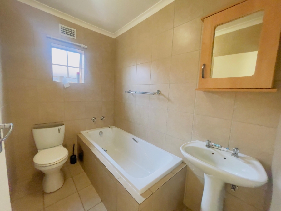 3 Bedroom Property for Sale in Olievenhoutbosch Gauteng
