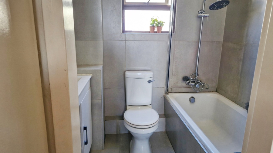 3 Bedroom Property for Sale in Corlett Gardens Gauteng
