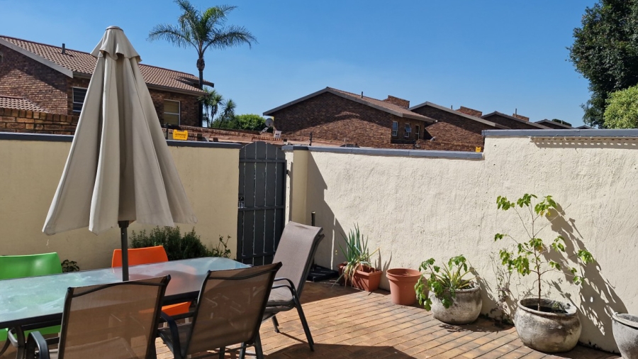 3 Bedroom Property for Sale in Corlett Gardens Gauteng