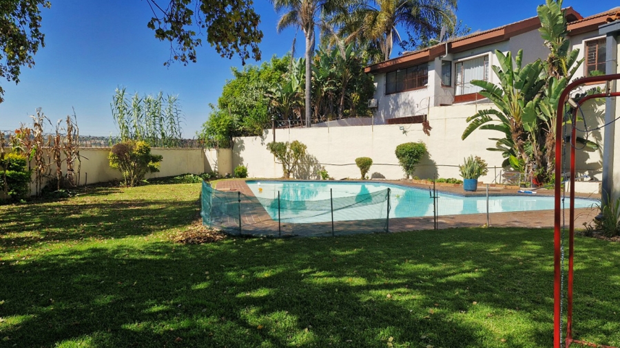 3 Bedroom Property for Sale in Corlett Gardens Gauteng