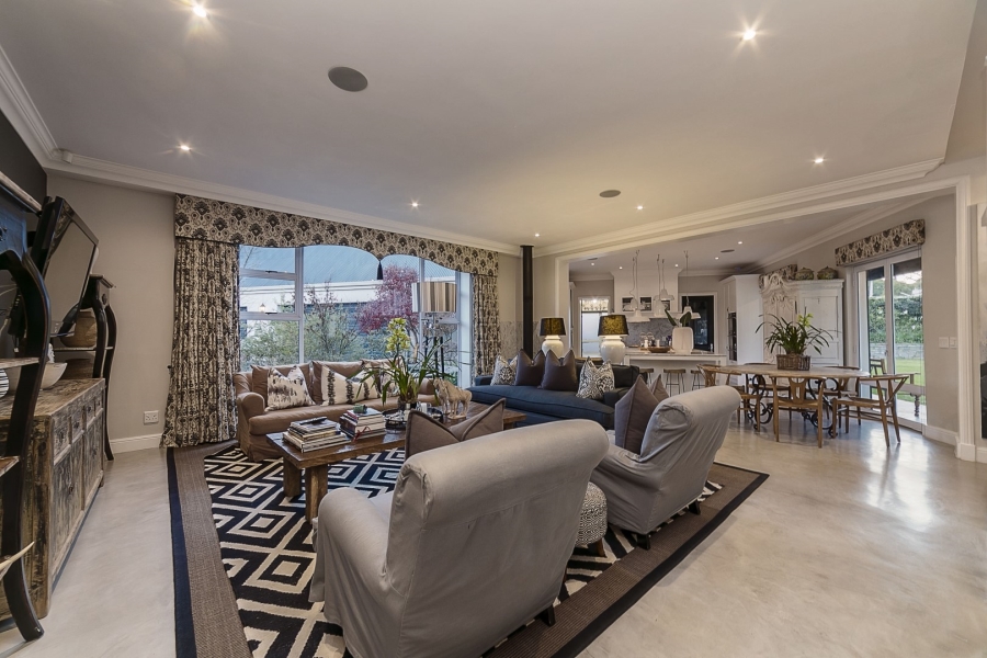 6 Bedroom Property for Sale in Birdhaven Gauteng
