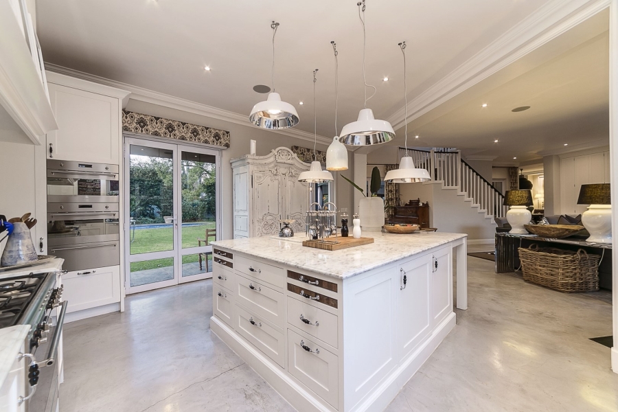 6 Bedroom Property for Sale in Birdhaven Gauteng