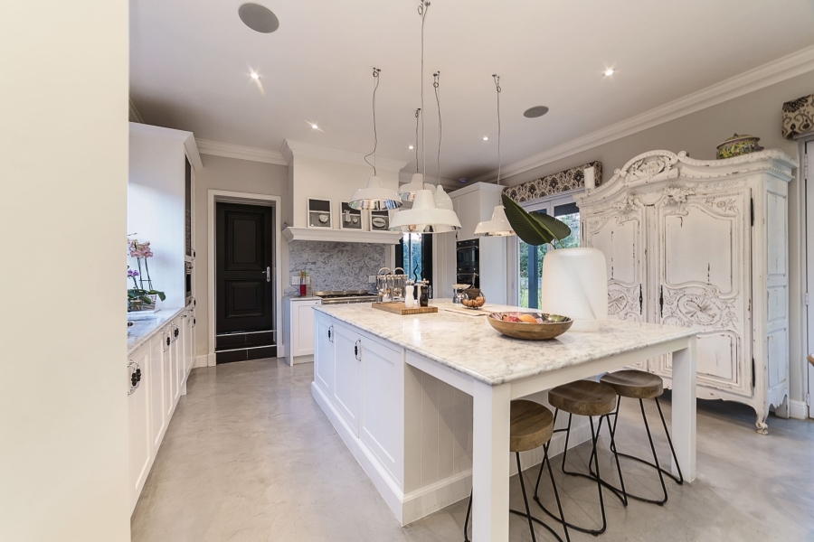 6 Bedroom Property for Sale in Birdhaven Gauteng