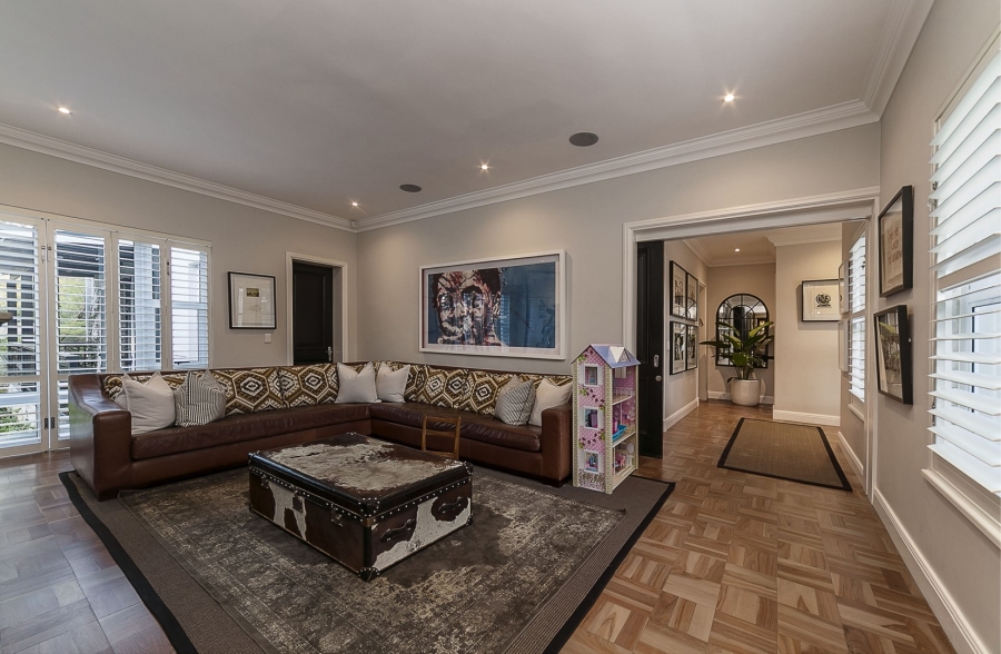 6 Bedroom Property for Sale in Birdhaven Gauteng