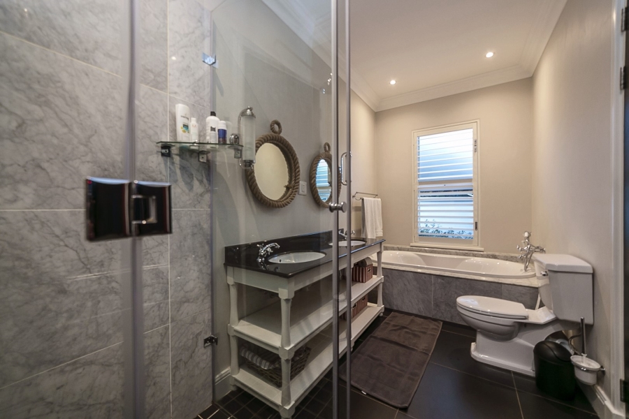 6 Bedroom Property for Sale in Birdhaven Gauteng