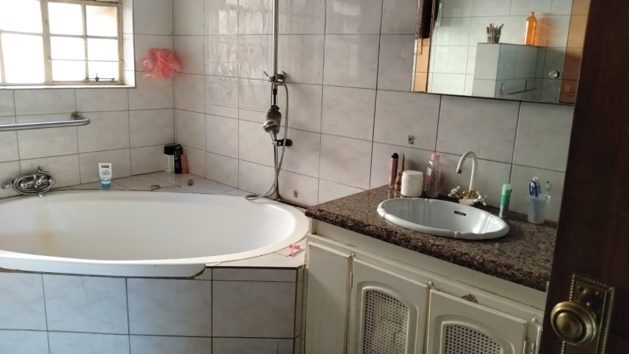 3 Bedroom Property for Sale in Greenhills Gauteng