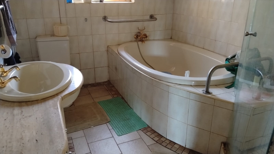 3 Bedroom Property for Sale in Greenhills Gauteng