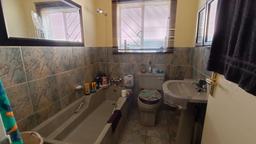 3 Bedroom Property for Sale in Greenhills Gauteng