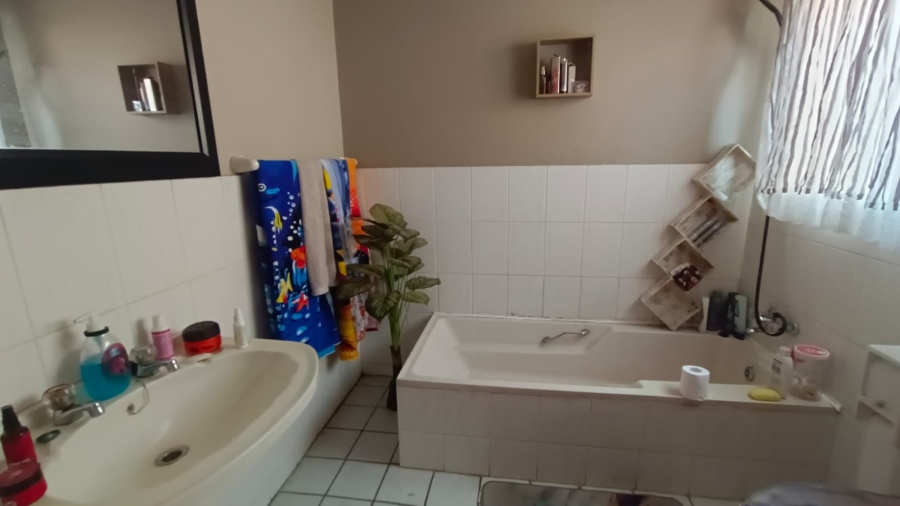 3 Bedroom Property for Sale in Greenhills Gauteng