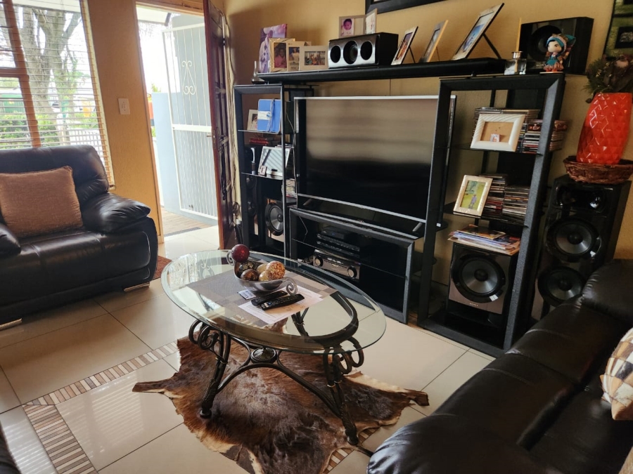 3 Bedroom Property for Sale in Ridgeway Gauteng