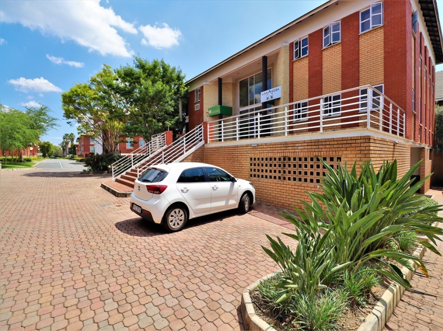To Let Commercial Property for Rent in Fourways Gauteng