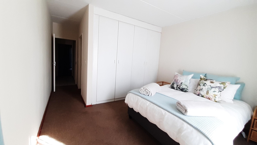 To Let 2 Bedroom Property for Rent in New Redruth Gauteng