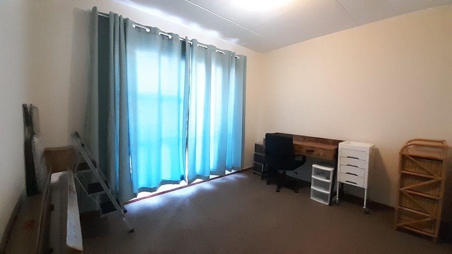 To Let 2 Bedroom Property for Rent in New Redruth Gauteng