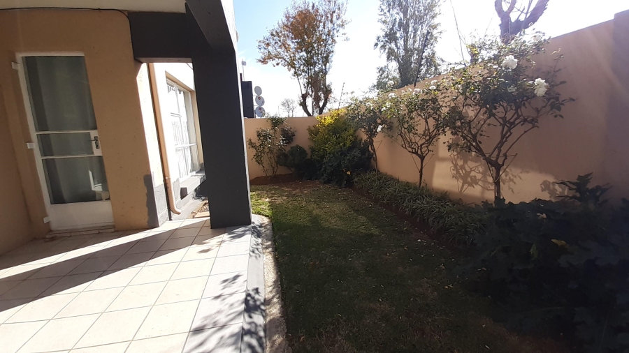 To Let 2 Bedroom Property for Rent in New Redruth Gauteng