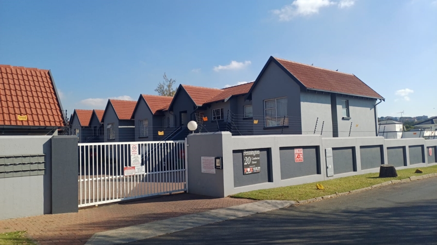 To Let 2 Bedroom Property for Rent in New Redruth Gauteng