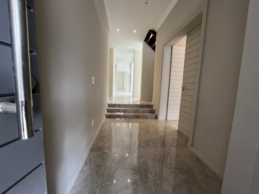 To Let 4 Bedroom Property for Rent in Hyde Park Gauteng