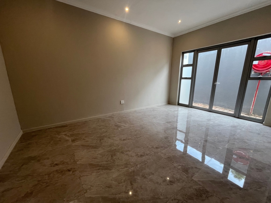 To Let 4 Bedroom Property for Rent in Hyde Park Gauteng