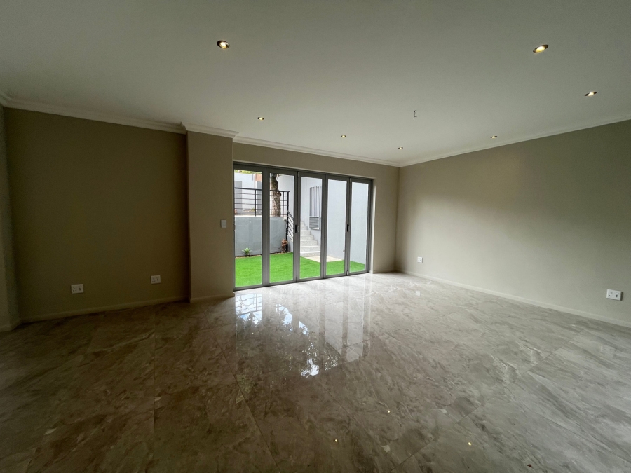 To Let 4 Bedroom Property for Rent in Hyde Park Gauteng