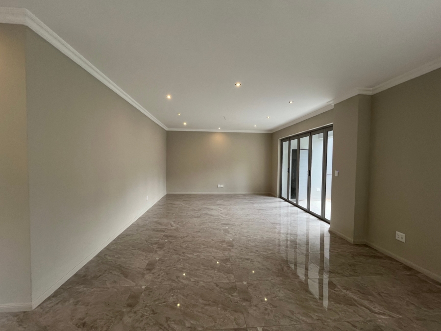 To Let 4 Bedroom Property for Rent in Hyde Park Gauteng