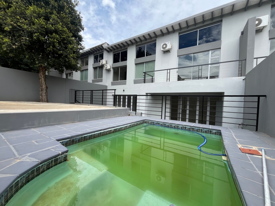 To Let 4 Bedroom Property for Rent in Hyde Park Gauteng