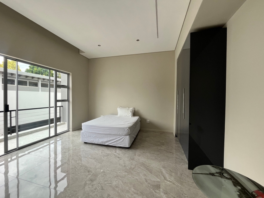 To Let 4 Bedroom Property for Rent in Hyde Park Gauteng