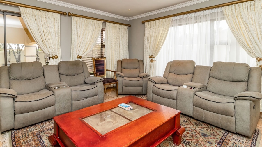 3 Bedroom Property for Sale in Glen Marais Gauteng