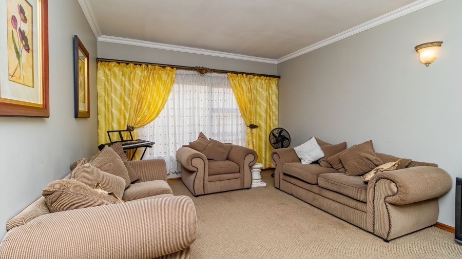 3 Bedroom Property for Sale in Glen Marais Gauteng
