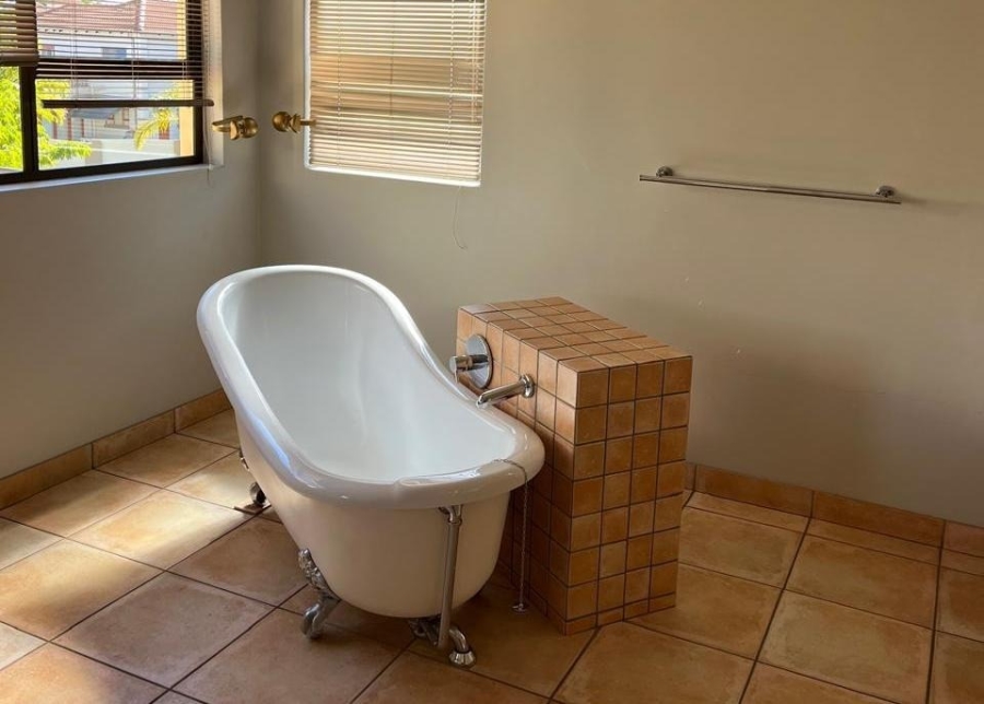 3 Bedroom Property for Sale in Glen Marais Gauteng