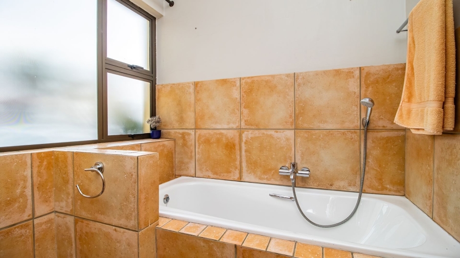 3 Bedroom Property for Sale in Glen Marais Gauteng