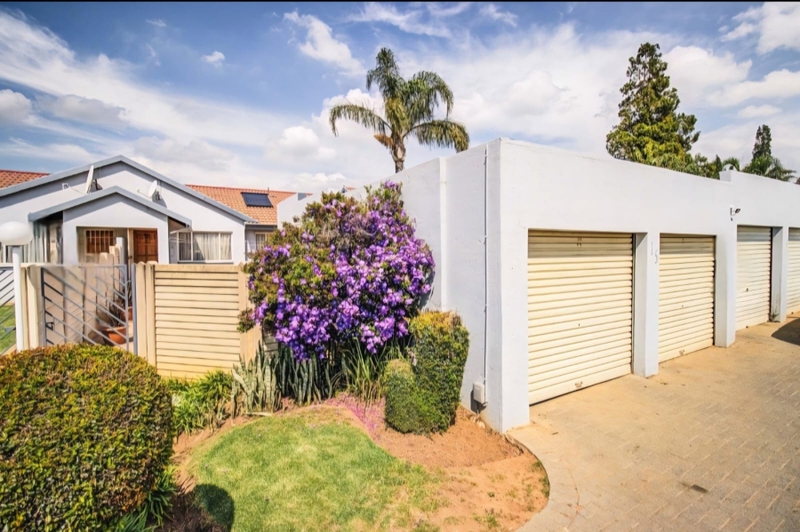 3 Bedroom Property for Sale in Glen Marais Gauteng