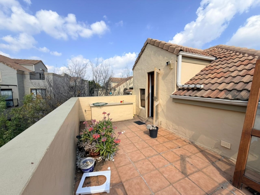 1 Bedroom Property for Sale in Lonehill Gauteng