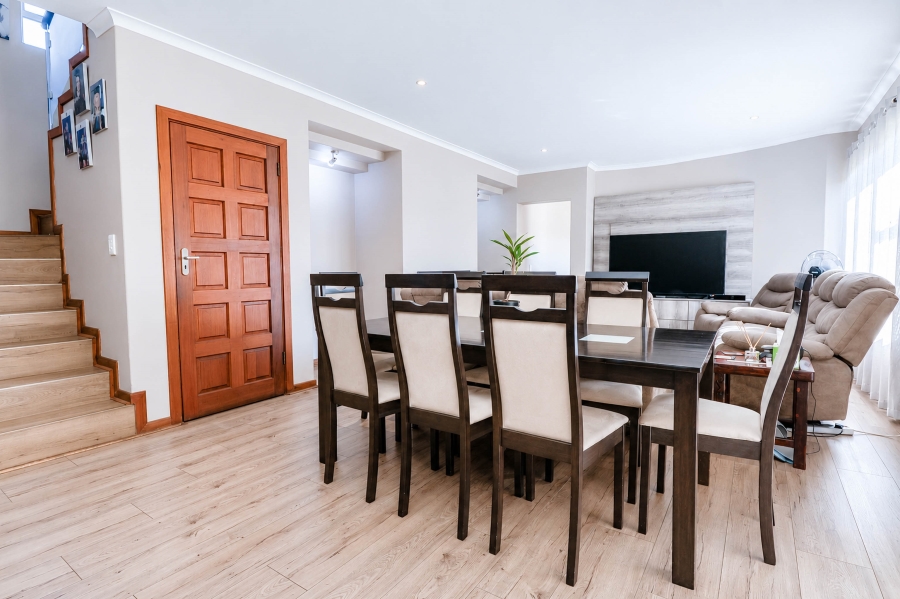 4 Bedroom Property for Sale in Blue Valley Golf Estate Gauteng