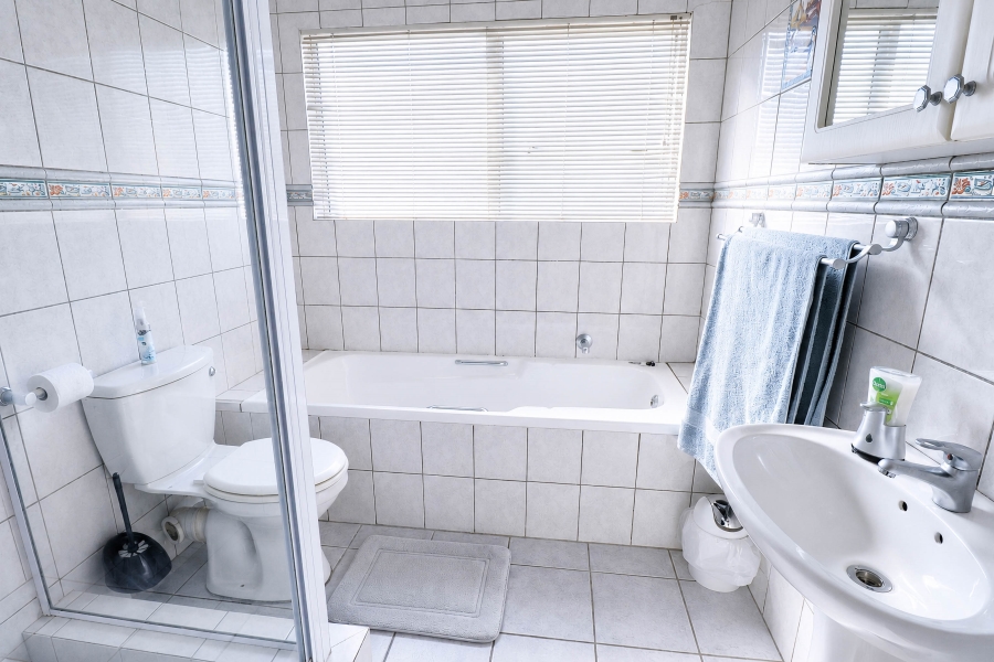 4 Bedroom Property for Sale in Blue Valley Golf Estate Gauteng