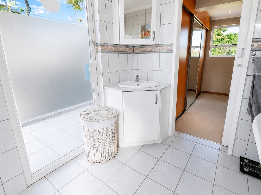 4 Bedroom Property for Sale in Blue Valley Golf Estate Gauteng