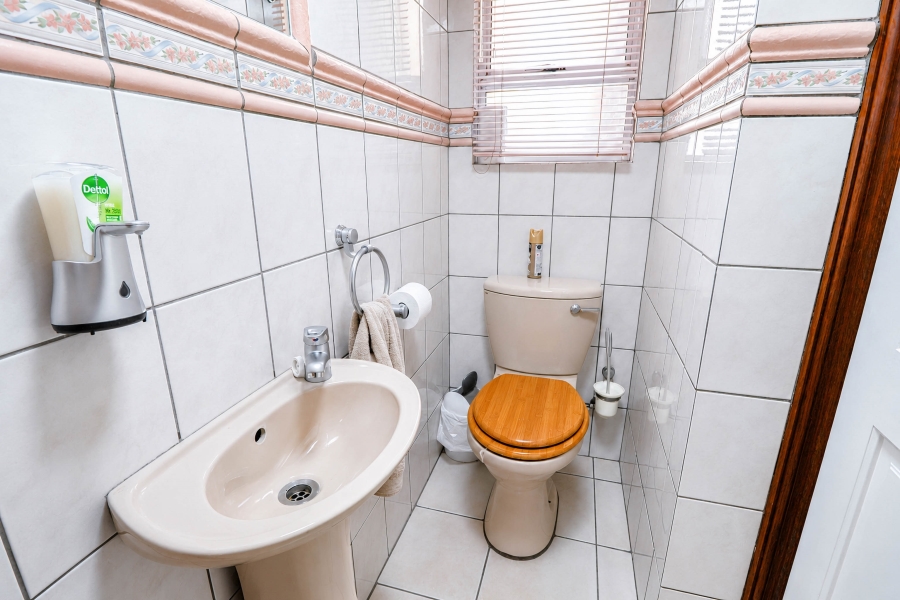 4 Bedroom Property for Sale in Blue Valley Golf Estate Gauteng