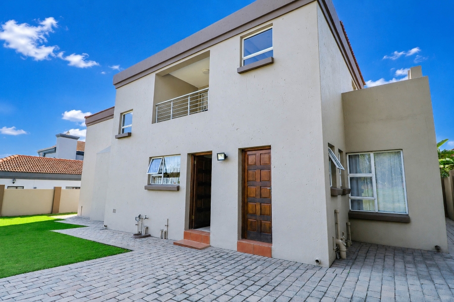 4 Bedroom Property for Sale in Blue Valley Golf Estate Gauteng