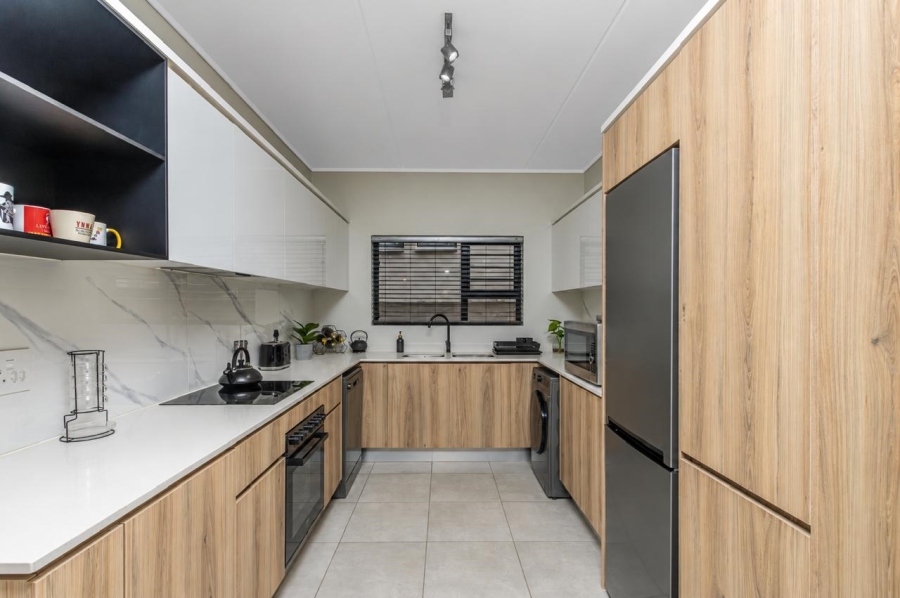 3 Bedroom Property for Sale in Waterfall Gauteng