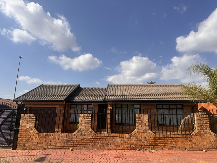 3 Bedroom Property for Sale in Soshanguve BB Gauteng