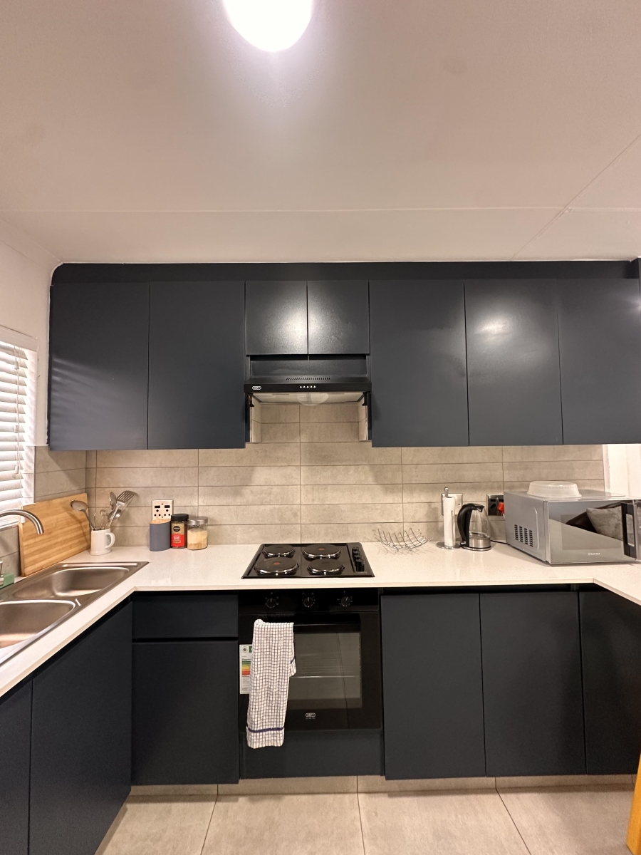 To Let 2 Bedroom Property for Rent in Magaliessig Gauteng
