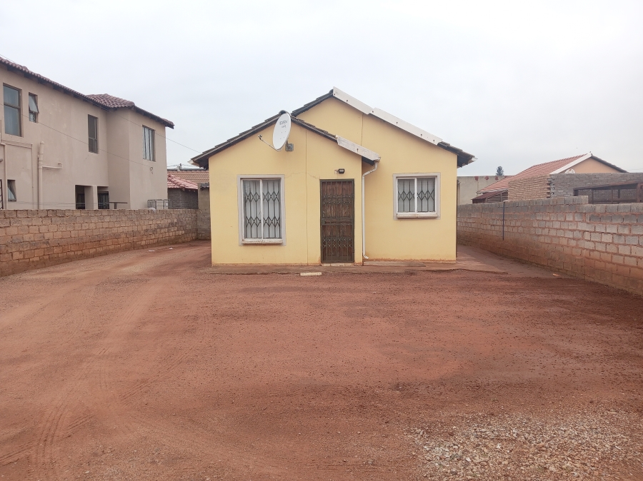 3 Bedroom Property for Sale in Likole Gauteng