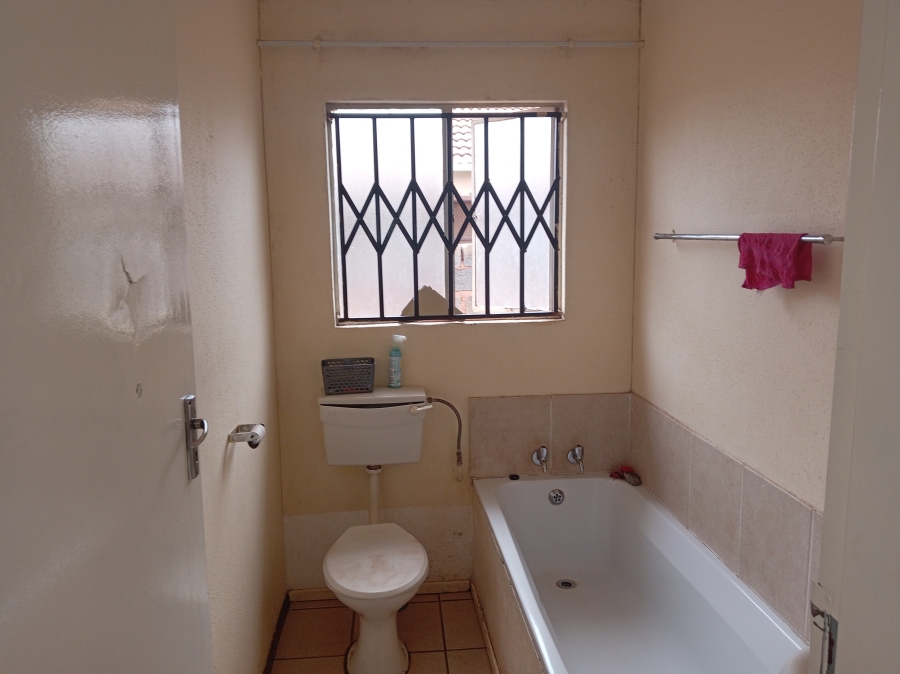 3 Bedroom Property for Sale in Likole Gauteng