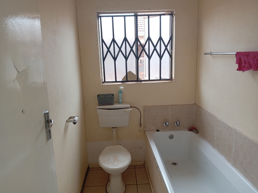 3 Bedroom Property for Sale in Likole Gauteng