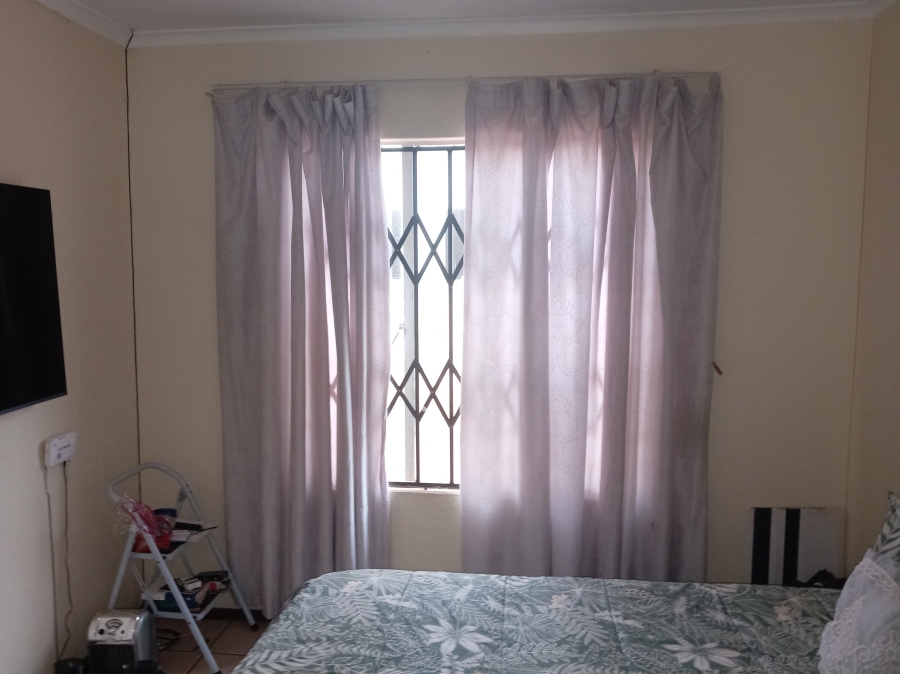 3 Bedroom Property for Sale in Likole Gauteng