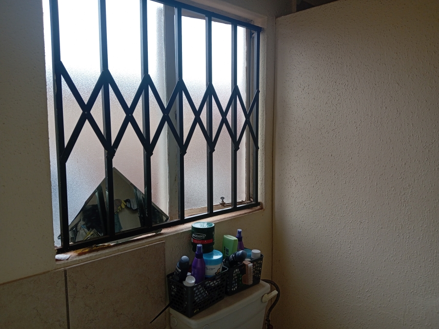 3 Bedroom Property for Sale in Likole Gauteng