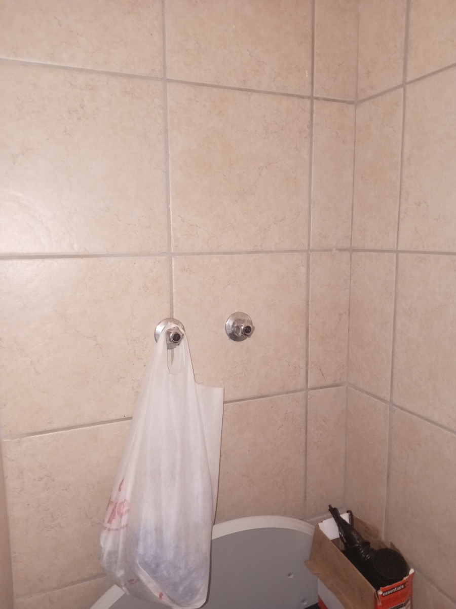 3 Bedroom Property for Sale in Likole Gauteng