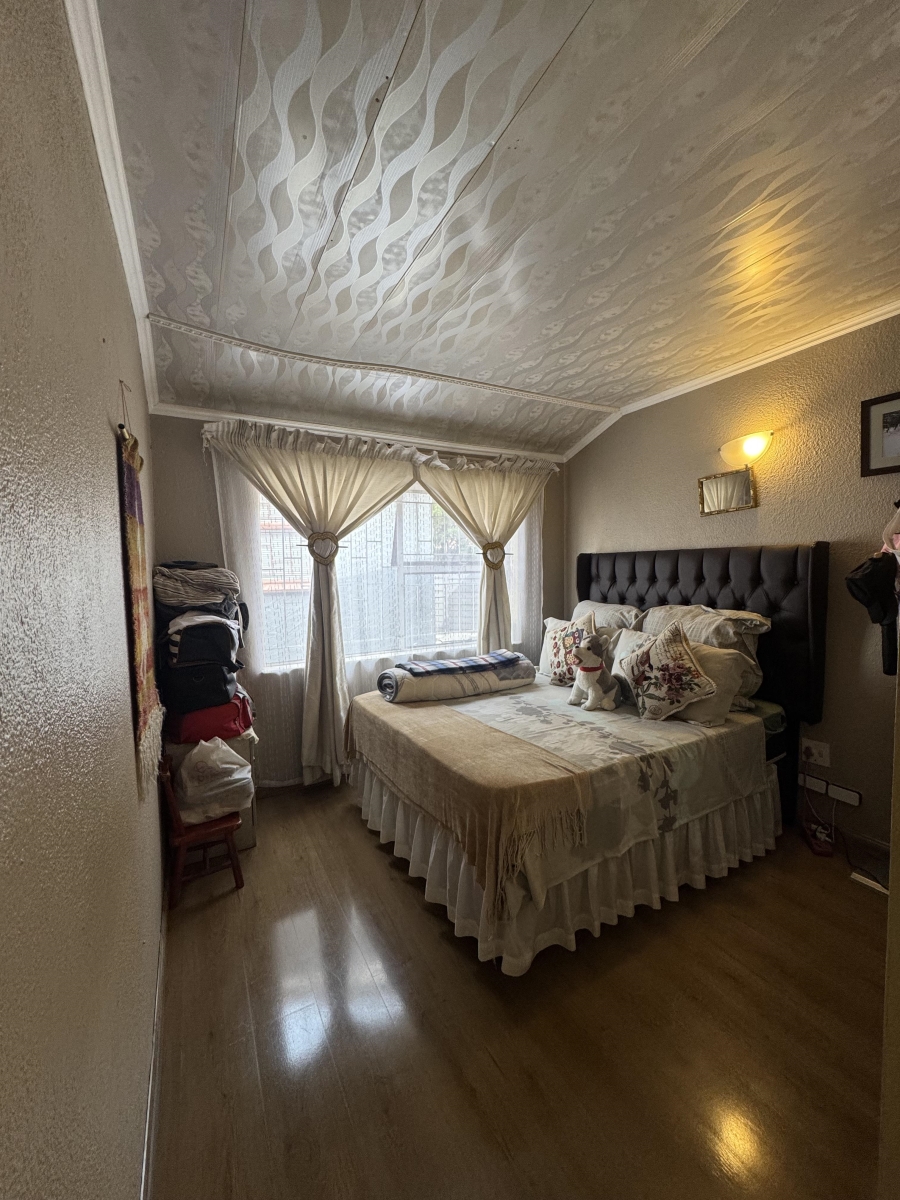 6 Bedroom Property for Sale in Groeneweide Gauteng