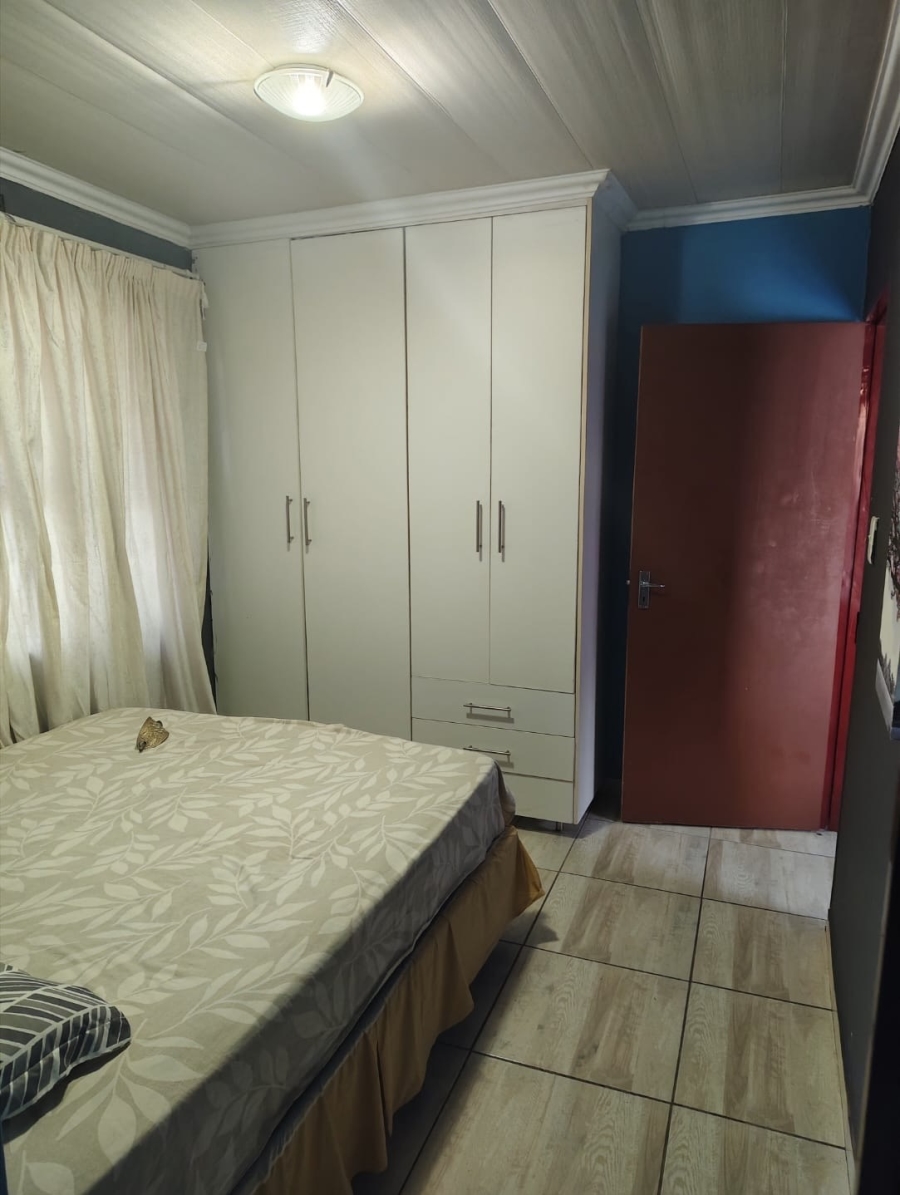 6 Bedroom Property for Sale in Groeneweide Gauteng