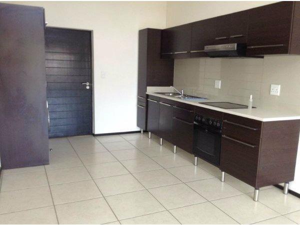 2 Bedroom Property for Sale in Greenstone Hill Gauteng