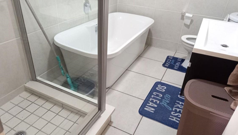 2 Bedroom Property for Sale in Greenstone Hill Gauteng